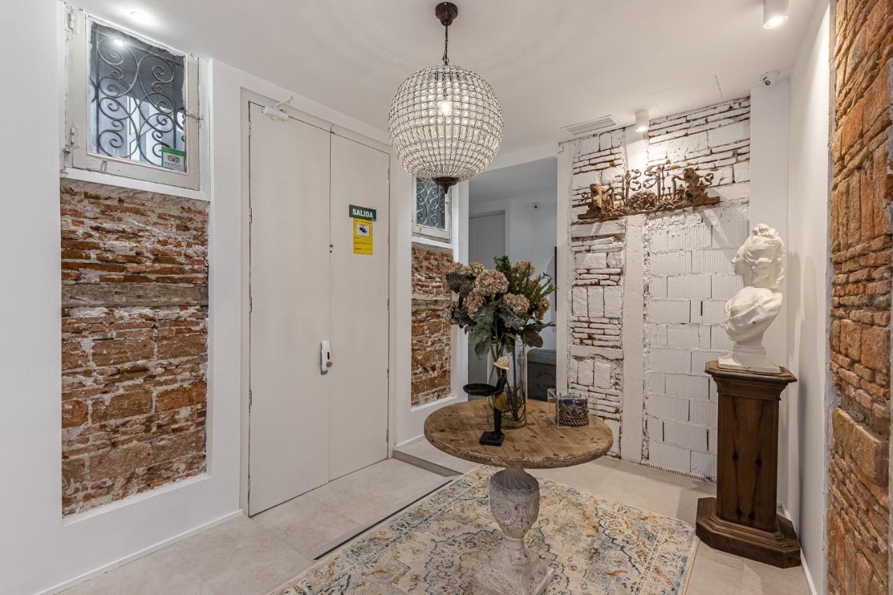 Queens House Chueca Madrid Ngoại thất bức ảnh